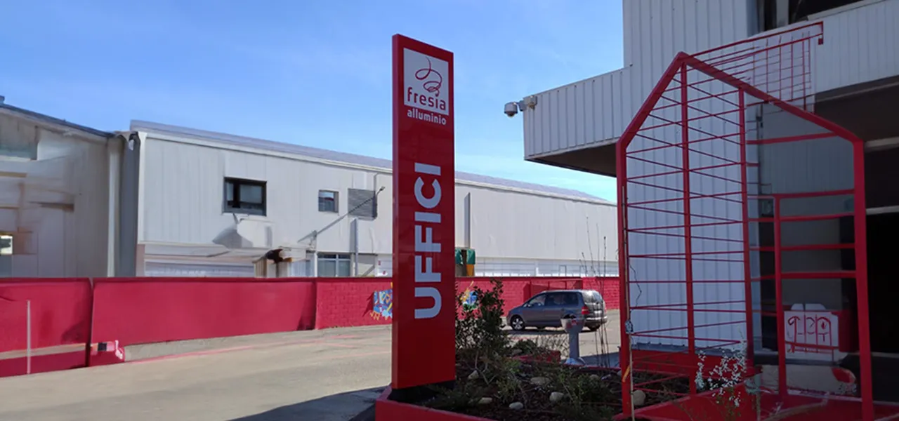 Insegna Totem - Fresia - Sunrise Insegne