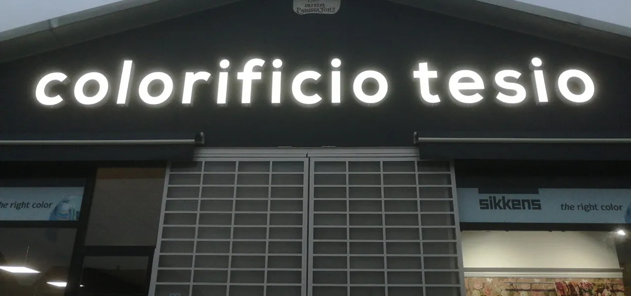 Insegna Lettere Scatolate - Colorificio Tesio - Sunrise Insegne
