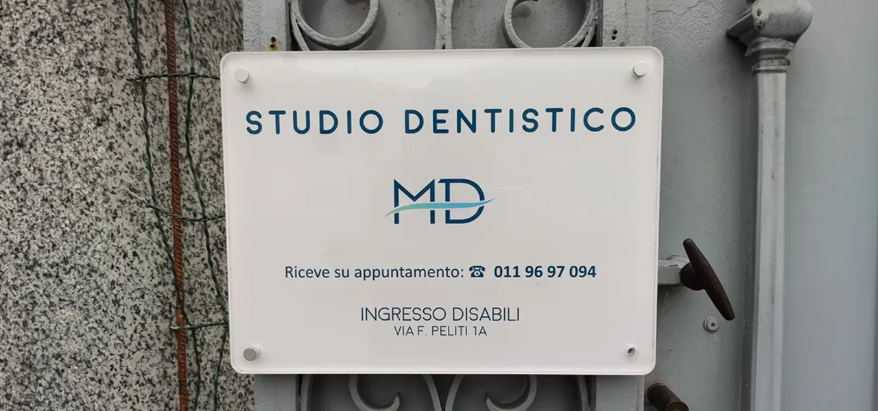 Targa personalizzata - Studio Dentistico MD - Sunrise Insegne